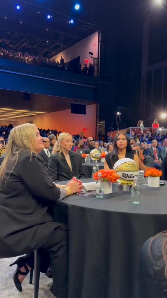 今天這穿搭，差點(diǎn)沒認(rèn)出來！佩奇-布克斯當(dāng)選WNBA狀元后十分淡定